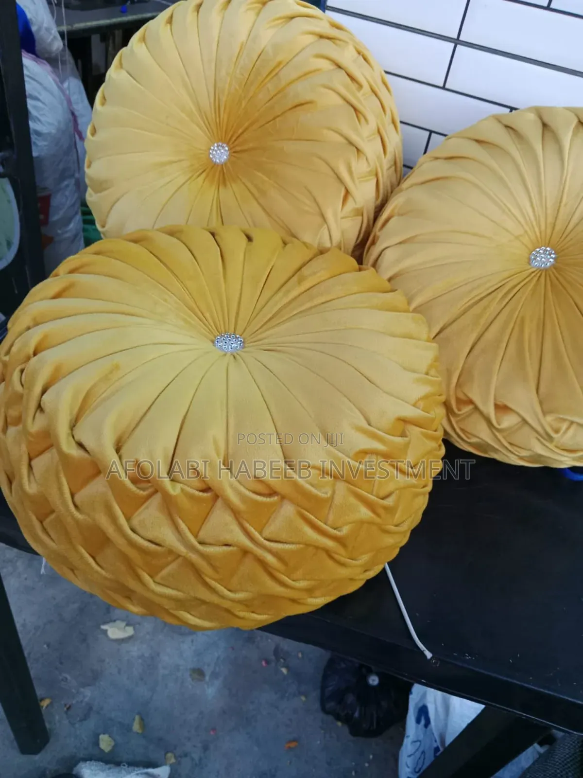 Round Style Throw Pillows