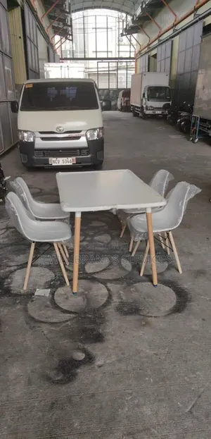 Dining Table/Restaurant Table With 4 Chairs