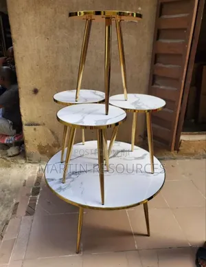 Acrylic Top Centre Table With 4 Side Stools