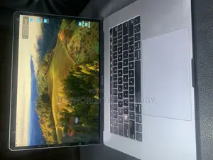 Laptop Apple MacBook Pro 2018 16GB Intel Core I7 SSD 1T