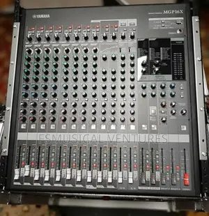Yamaha MGP16X Console Mixer