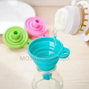 Liquid Dispensing Portable Silicone Funnel