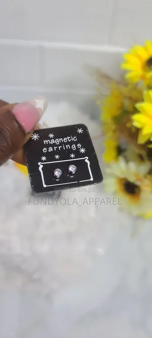 Quality High Fashion Magentic Earring