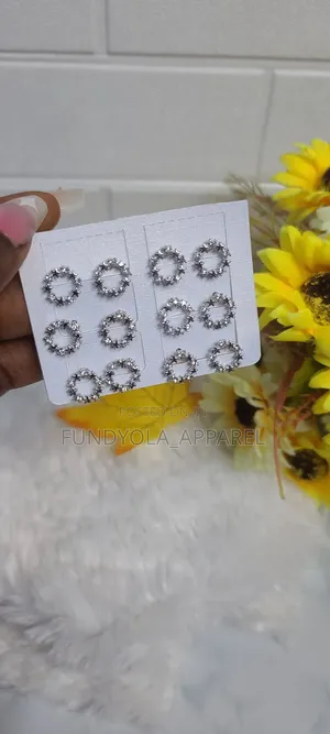 Quality High Fashion Earring Set