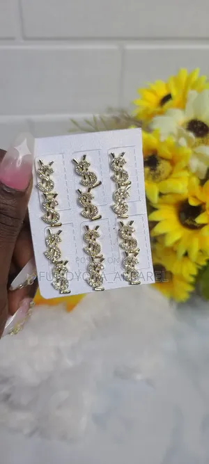 Quality High Fashion Earring Set