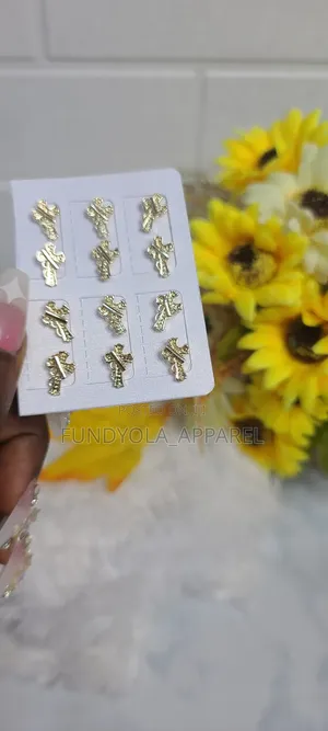 Quality High Fashion Earring Set