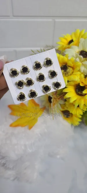 Quality High Fashion Earring Set