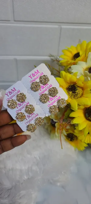 Quality High Fashion Earring Set