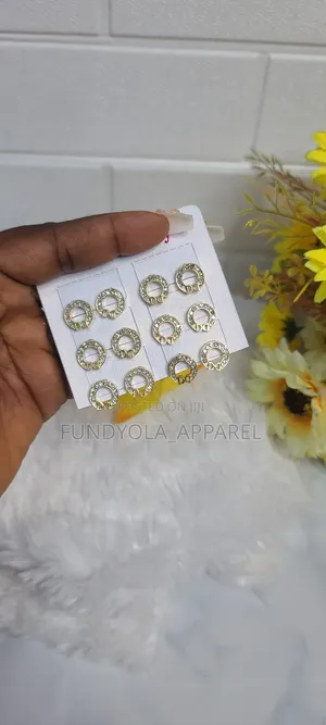Quality High Fashion Earring Set