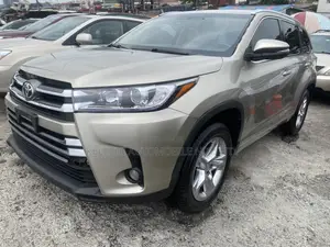 Toyota Highlander 2016 Gold