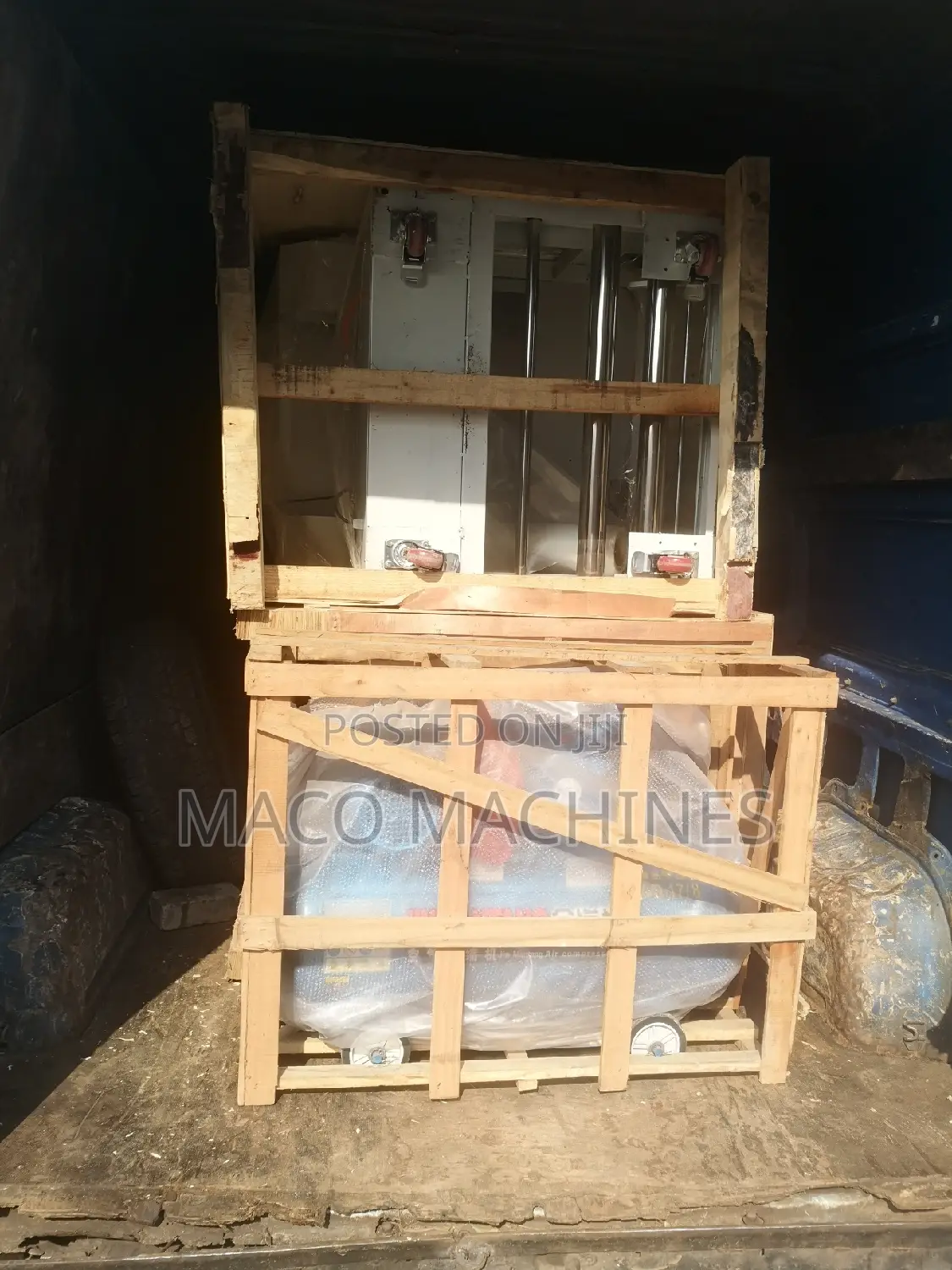 Semi Automatic Shrink Wrapped Packaged Machine