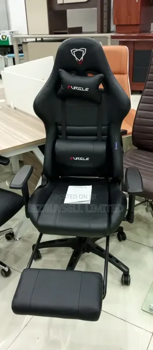 Super Executive Gaming Chair With Footrest.