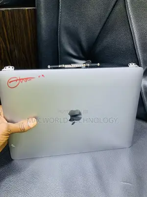 Macbook Pro 2017 Screen