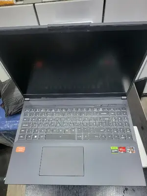 Laptop E-System 32GB AMD Ryzen 7 SSHD+SSD 1.5T