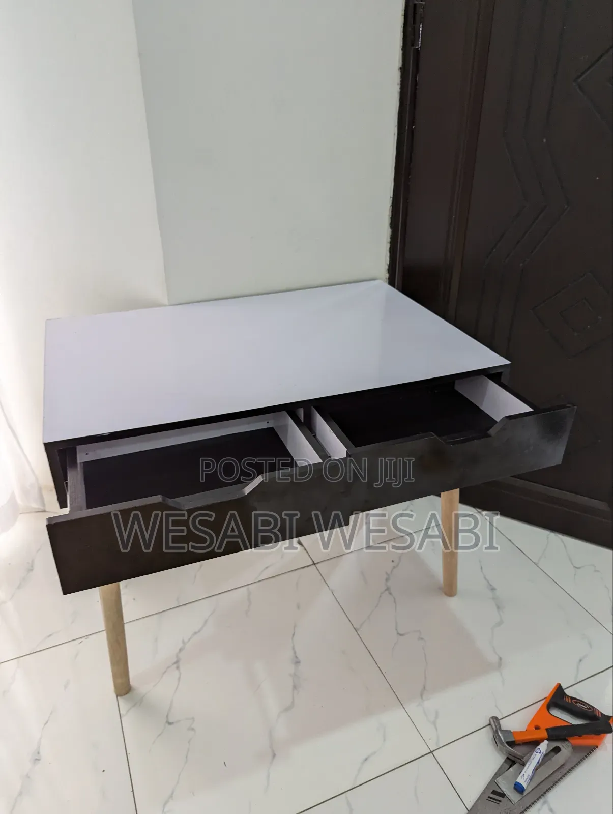 Reading Table