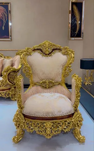 Complete Royal Chair Gold and Milk Color