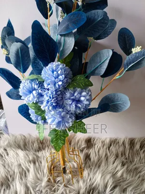 Gold Metal Vase With Beautiful Blue Flowers 001