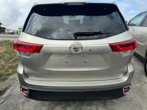 Toyota Highlander 2015 Gold