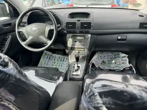Toyota Avensis 1.8 VVT-i 2006 Silver