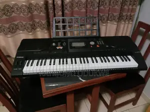 Yamaha PSR-E375 Touch Response Split/Transpose Keyboard