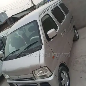 Suzuki APV Minibus 2010