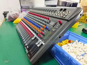 Professional Yamaha 24 Channels Mixer