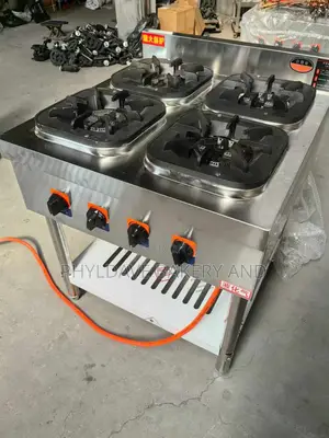 High Class Standard 4 Burner Cooker With Under Shelve