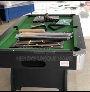 6ft Snooker Table With Sick and Ball
