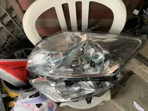 Headlamp Auris 2005