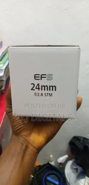 Canon 24mm EF F/2.8 STM Len's