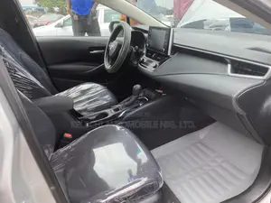 Toyota Corolla LE 2020 Silver