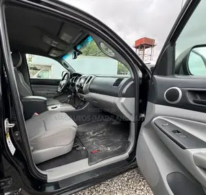Toyota Tacoma Double Cab 4x4 4.0L V6 5-Speed Automatic 2013 Black