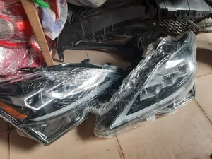 Headlamp Lexus Is350