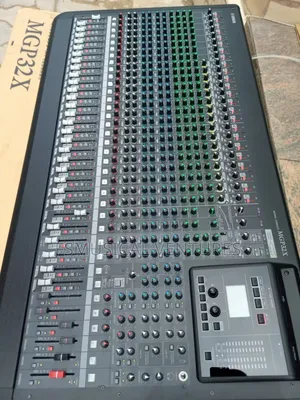 Yamaha Mgp32x Premium Mixer Console With Eft and CMP