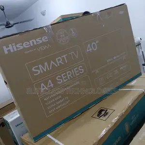 New in 40'' Hisense Smart TV