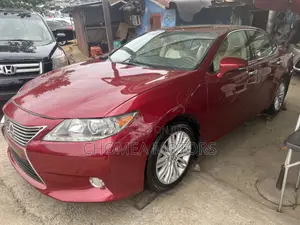 Lexus ES 2015 Red