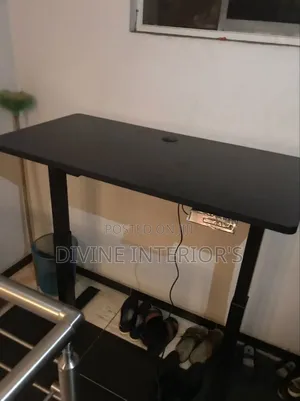 Electronic Height Adjustable Table