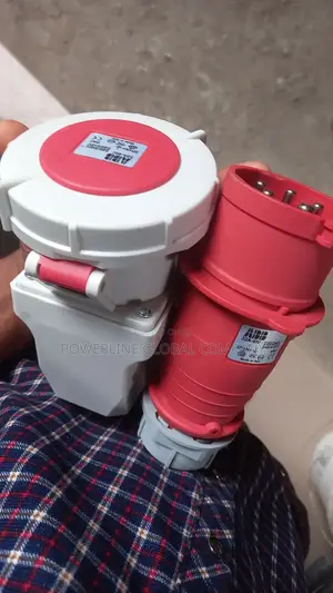 32amps 5pin Industrial Socket for Homes/ Factories/ Company