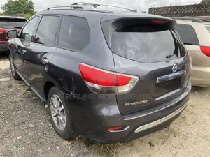 Nissan Pathfinder SV 4x4 2013 Gray