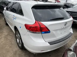 Toyota Venza V6 AWD 2010 White