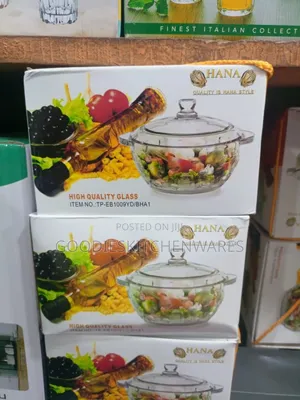 Transparent Glass Salad Bowl With Cover