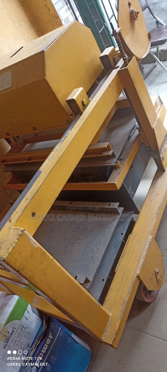 Egg Layer Block Moulding Making Machine