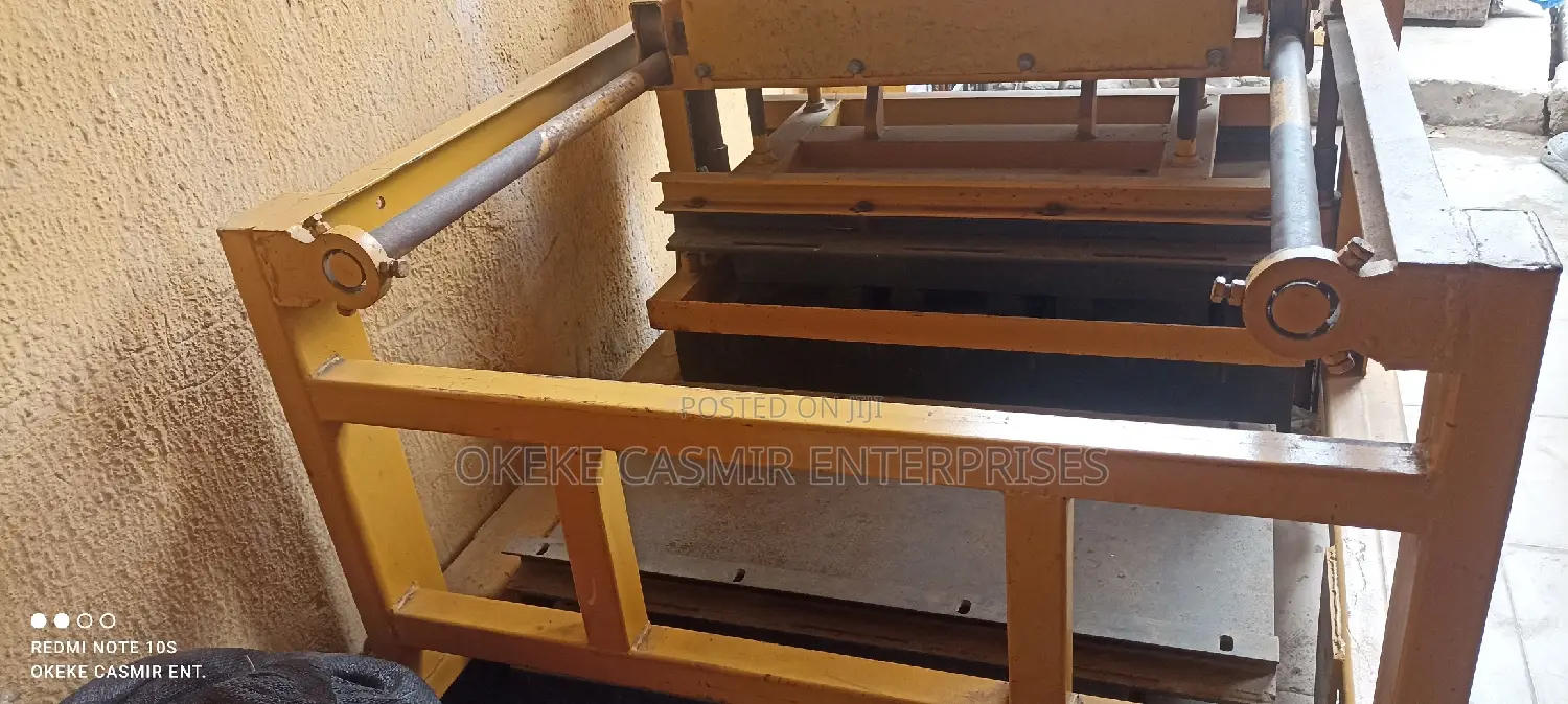 Egg Layer Block Moulding Making Machine