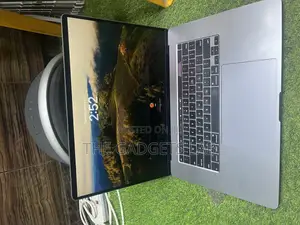 Laptop Apple MacBook Pro 2019 16GB Intel Core I9 SSD 1T