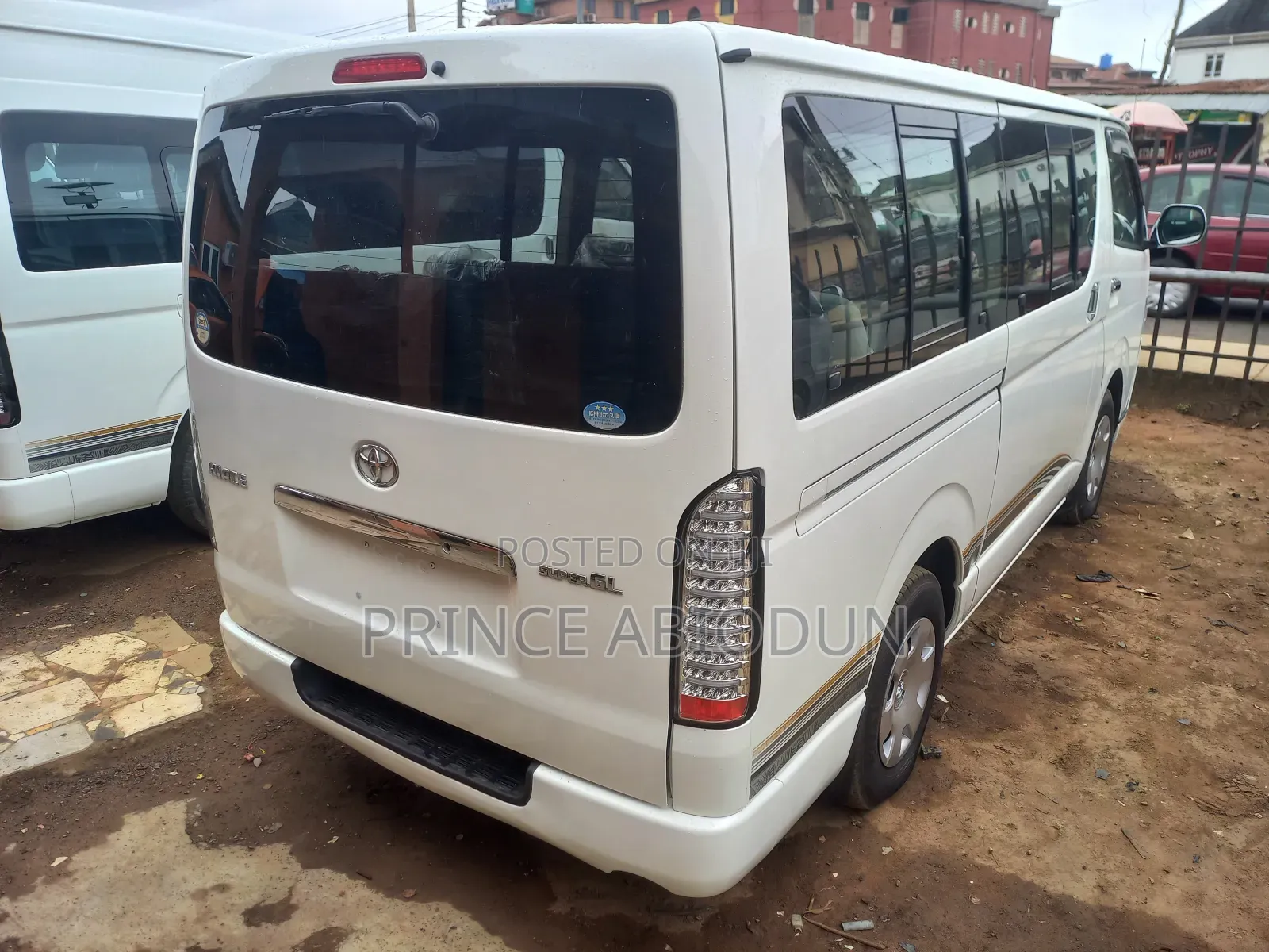 Toyota HiAce 2015 White