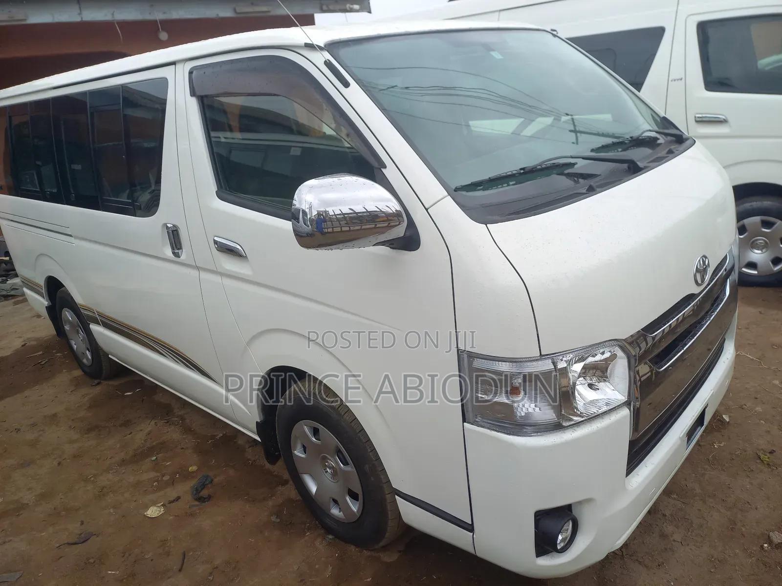 Toyota HiAce 2015 White