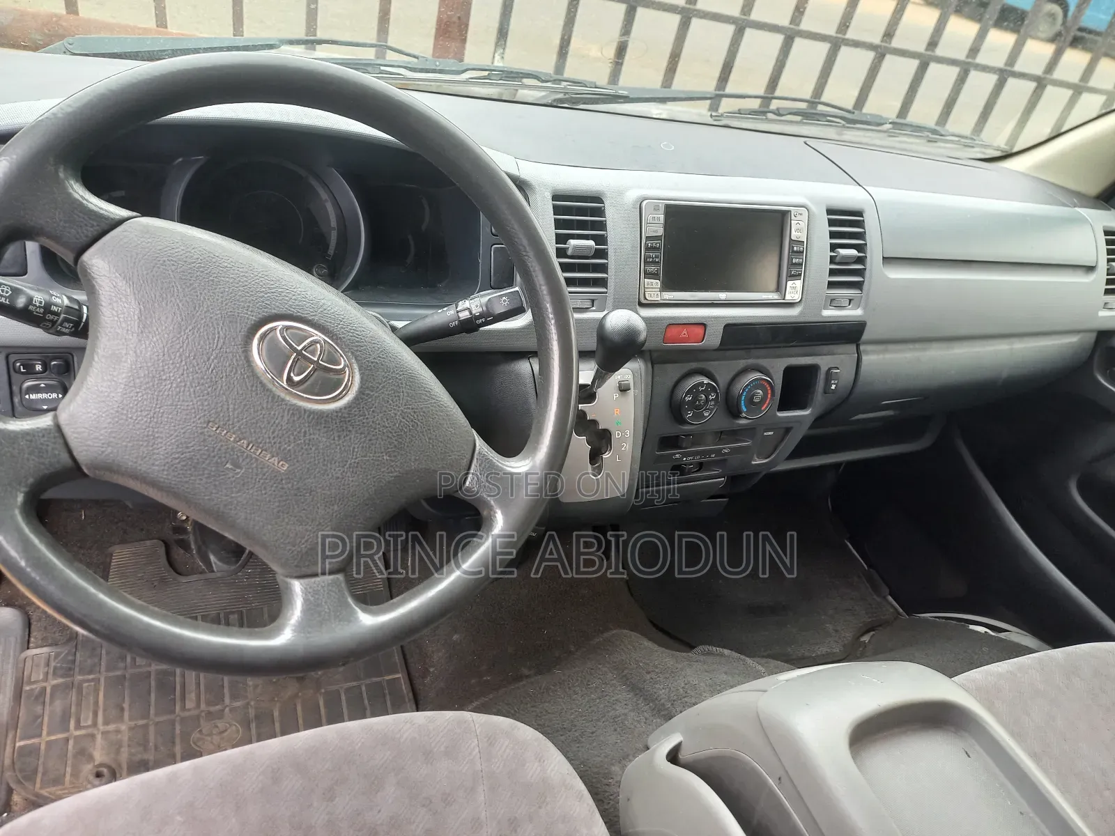 Toyota HiAce 2015 White
