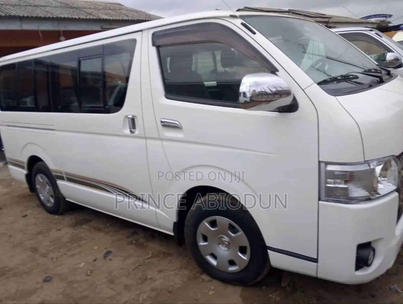 Toyota HiAce 2015 White