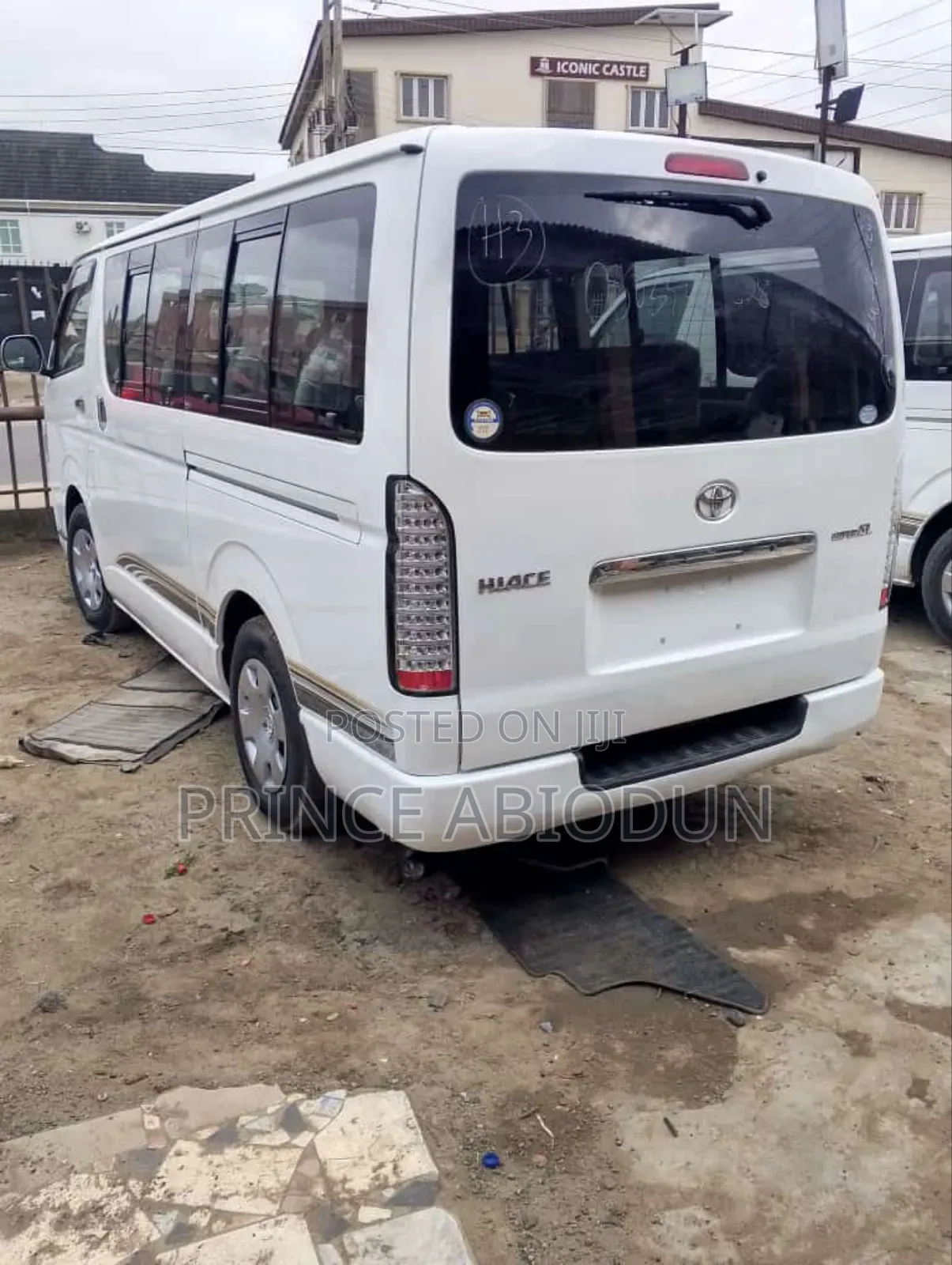 Toyota HiAce 2015 White