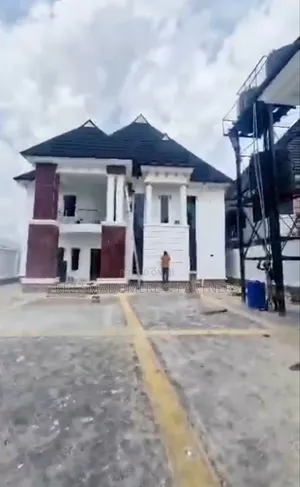 5bdrm Duplex in Naze , Within for sale